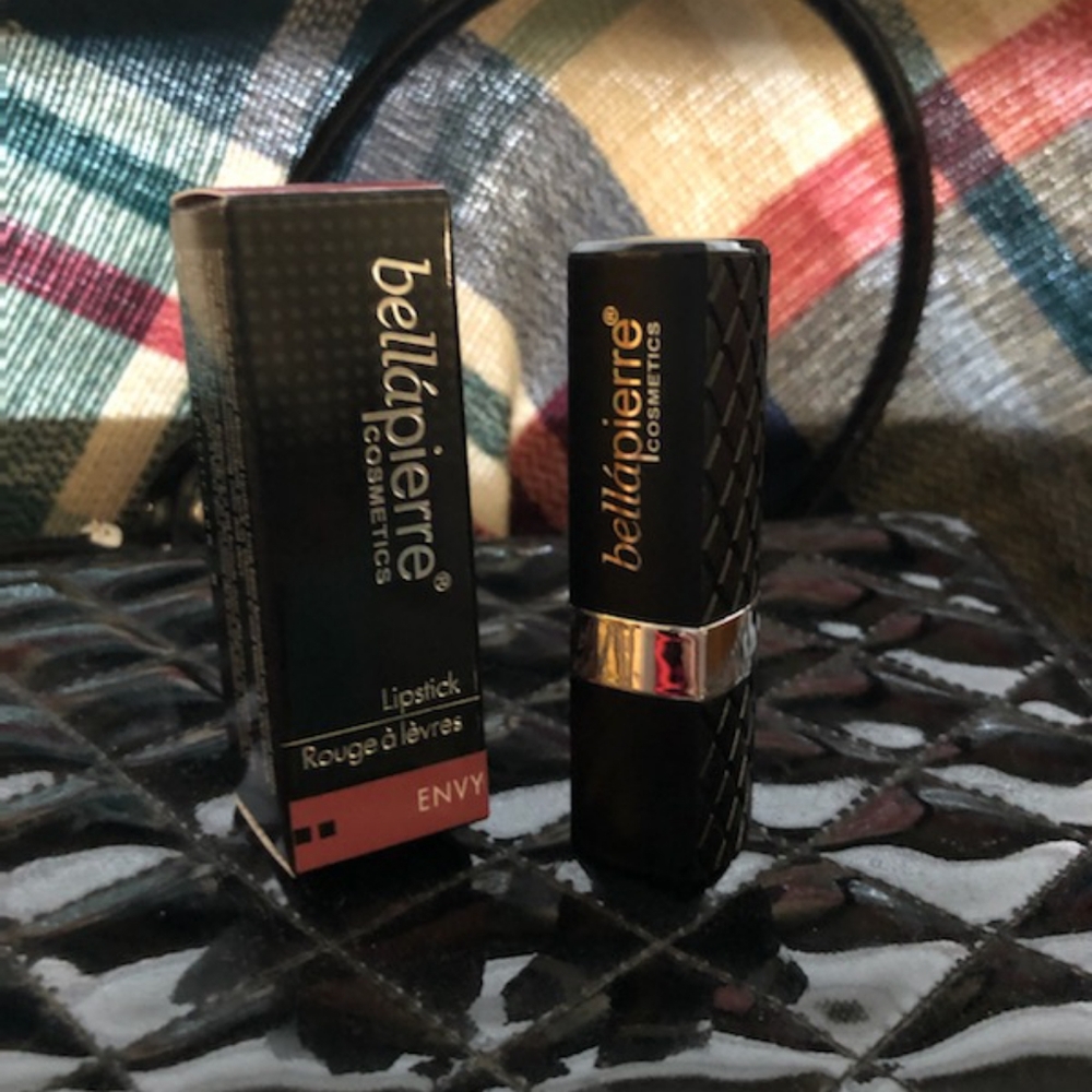 Bellapierre lipstick
